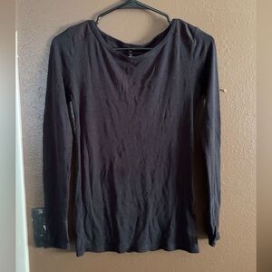 Classic Women's Long-Sleeve Crewneck Top - Black